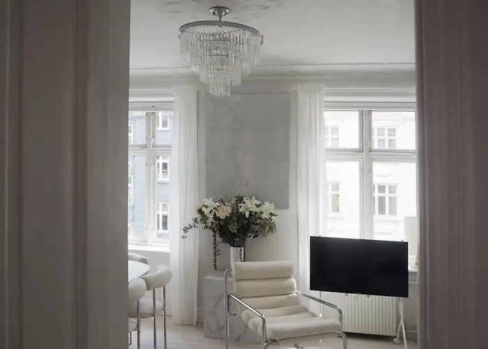 Artsy & Bright - Scandinavian